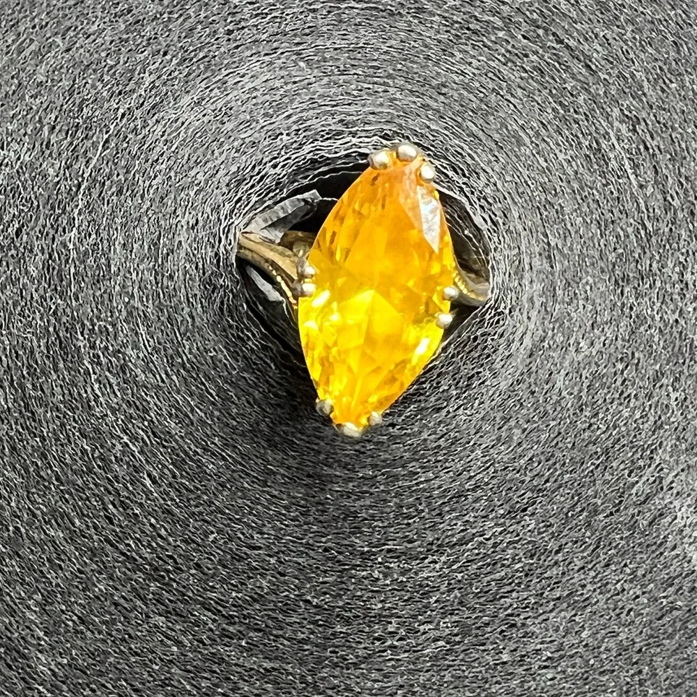 Gold Citrine Ring Size 7 - Picture 3 of 4